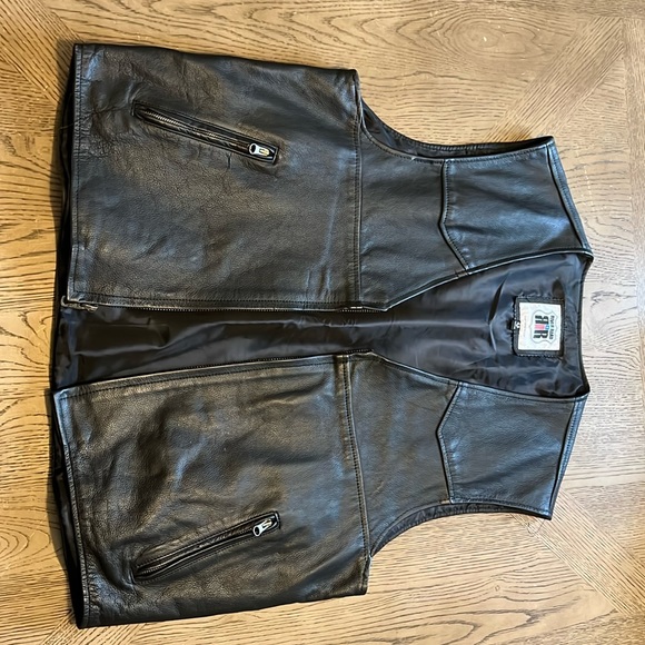 Black leather motorcycle vest Men's XL - Picture 2 of 7